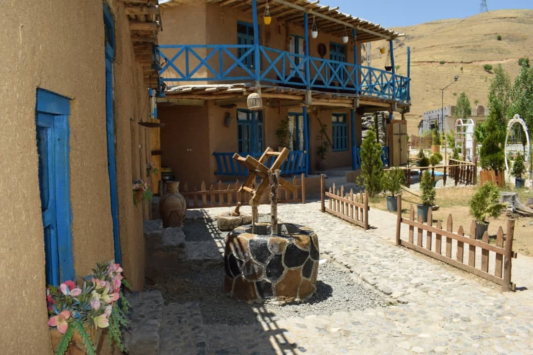 Guesthouse and Shasvar Traditional Resorts in Kurdistan Province